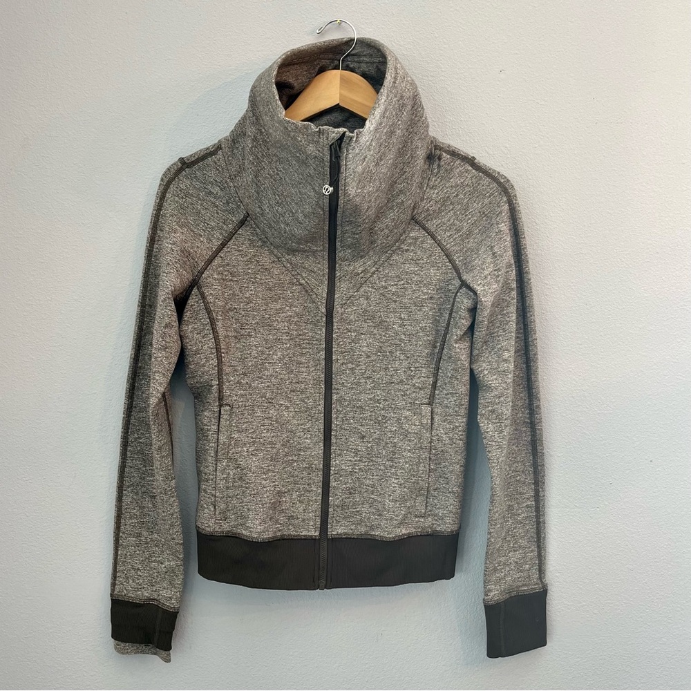 Lululemon Be Present Jacket Heathered Gray Wren W4G39S Zip‎ Funnel Collar